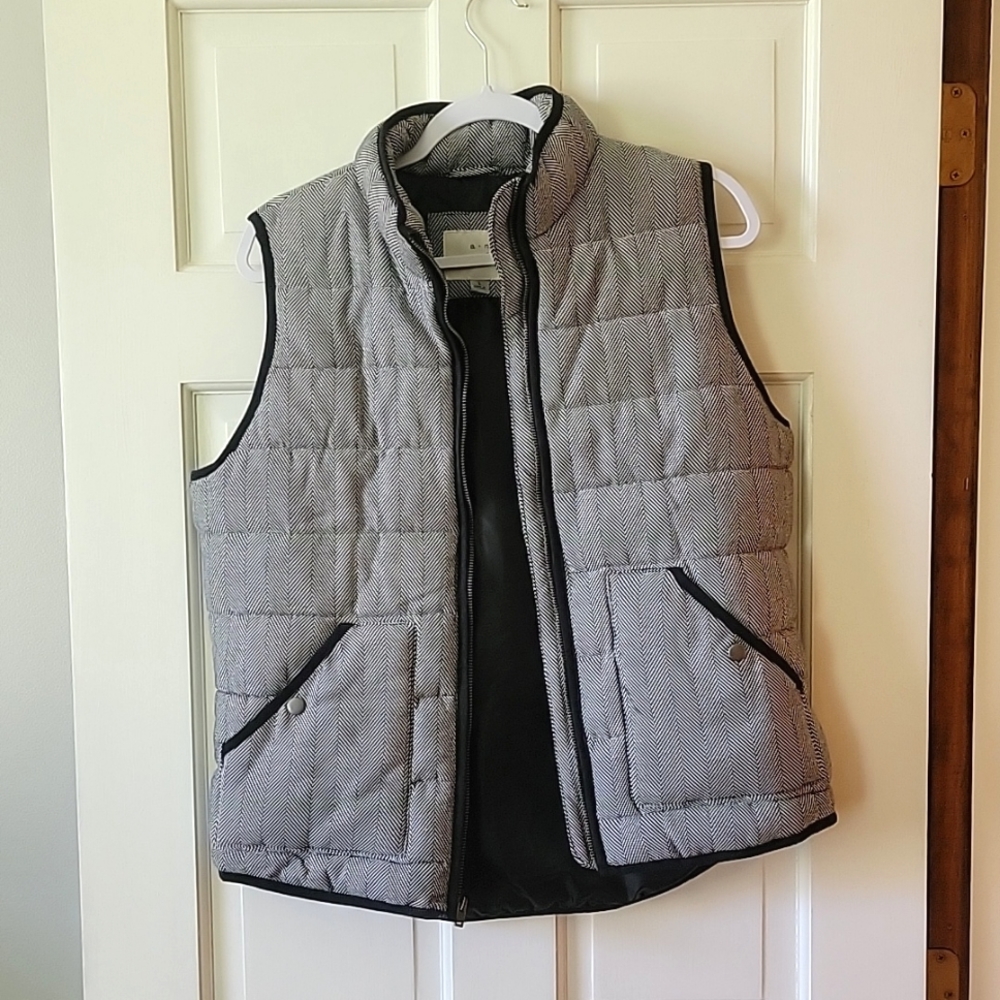 A New Day Vest in Black and White Large